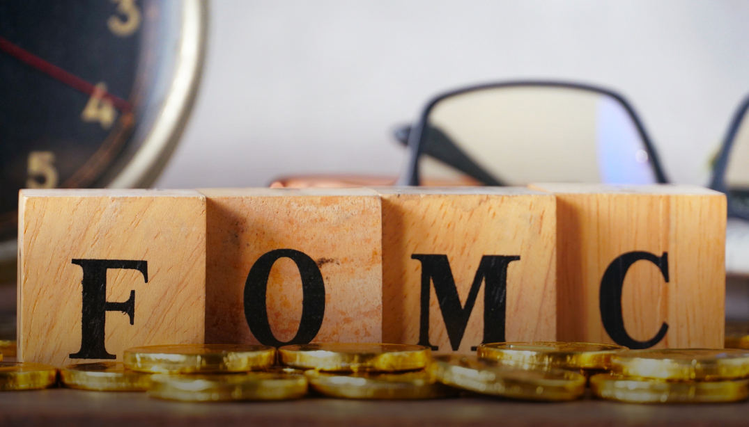 FOMC Minutes Bikin Pasar Tegang, The Fed Buka Peluang Naikkan Bunga Lagi, Harga Emas ke Mana?